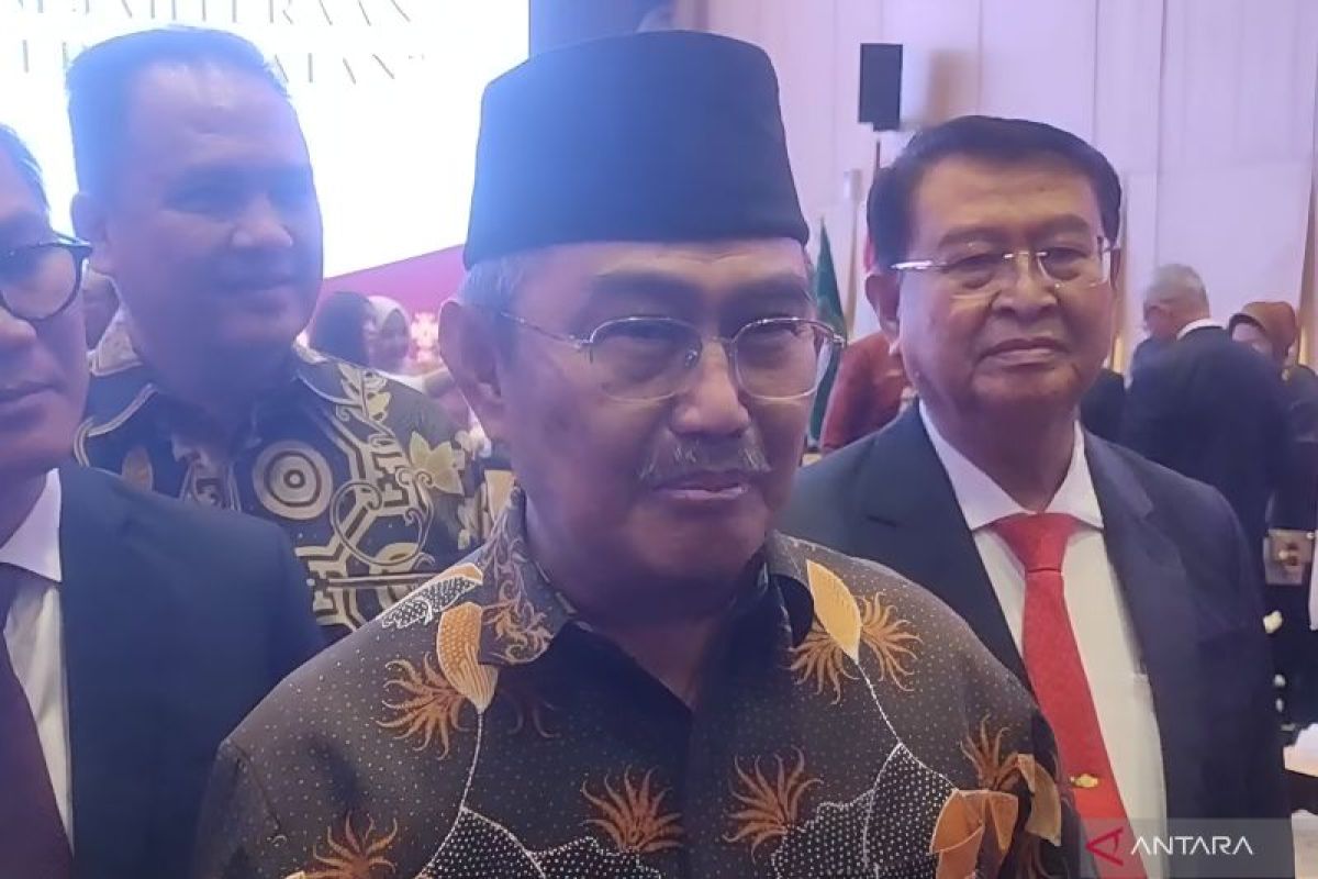 Jimly Asshiddiqie sebut gugatan Anwar Usman di PTUN salah alamat