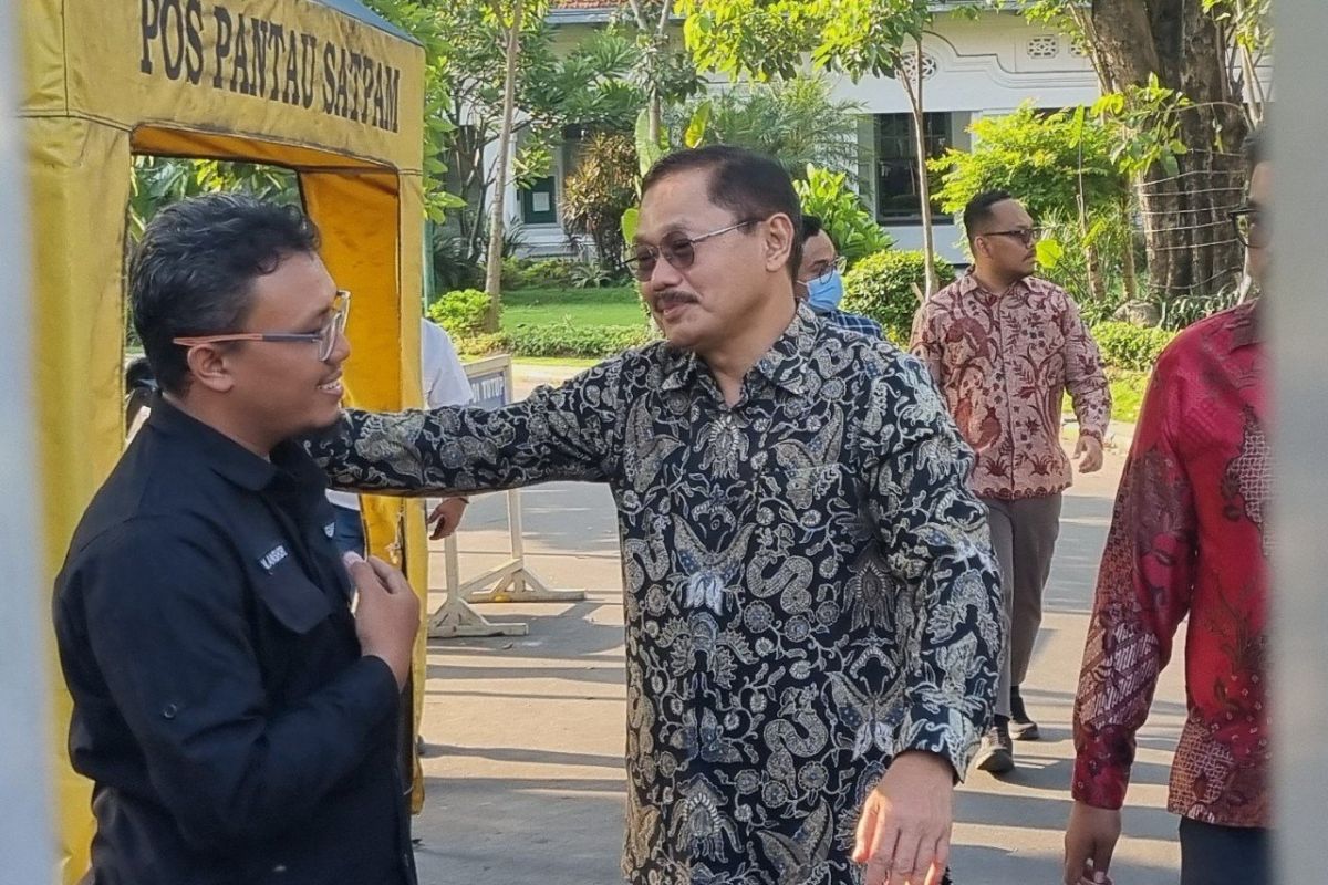 Diberhentikan sebagai Dekan FK, Prof Bus kirim surat keberatan ke Rektor Unair