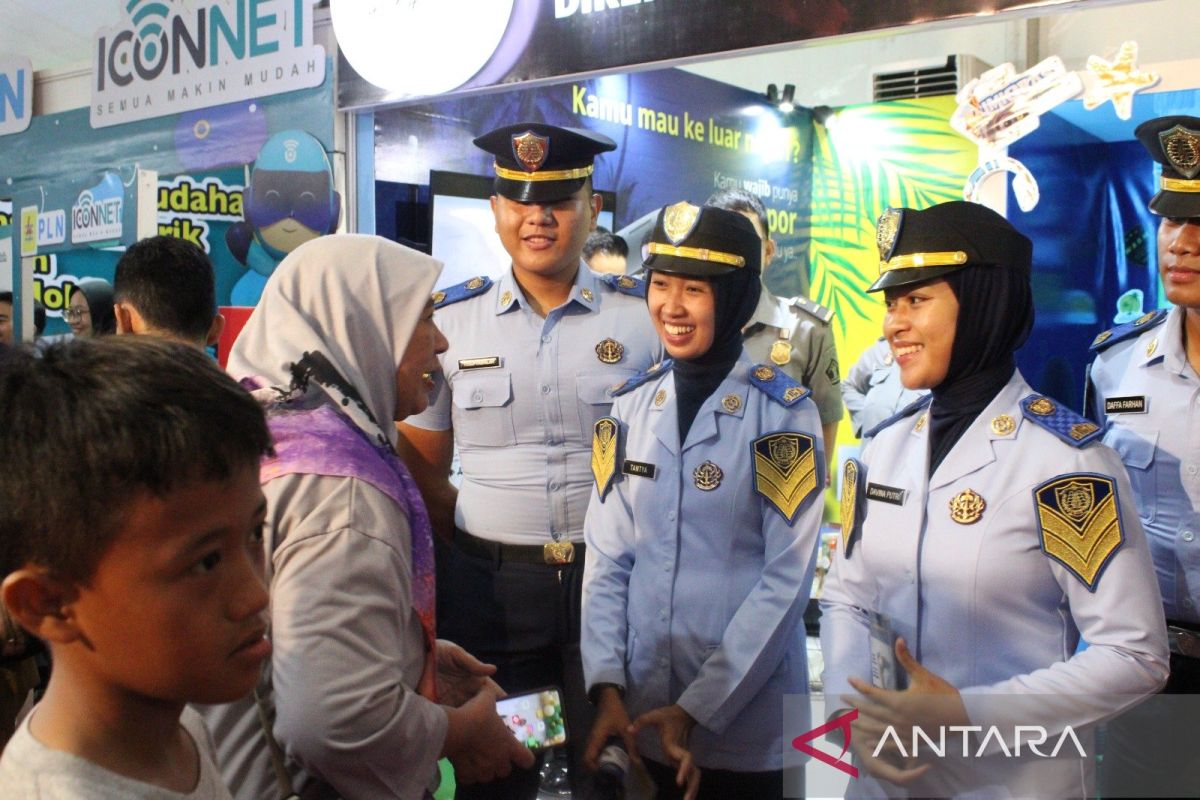 Imigrasi Tanjungpandan layani 44 paspor di Belitung Expo 2024