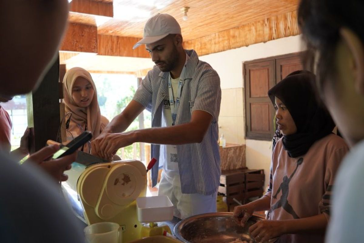 Peserta ICP Unhas 2024 antusias belajar memasak berbahan dasar rumput laut