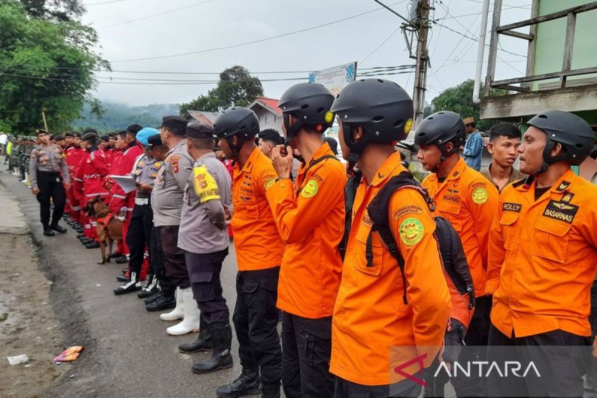 230 personel gabungan dikerahkan mencari korban longsor Gorontalo