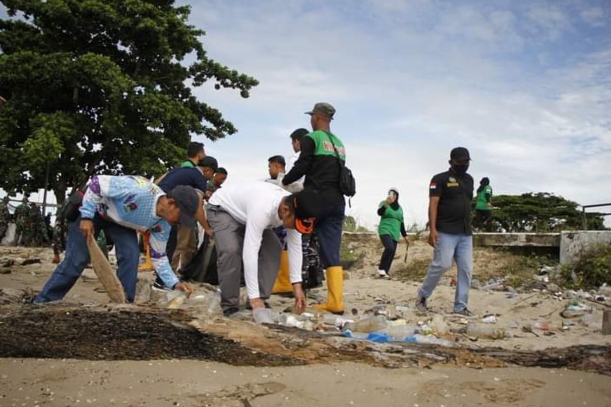 Pj Wali Kota: Pentingnya gerakan peduli sampah pesisir