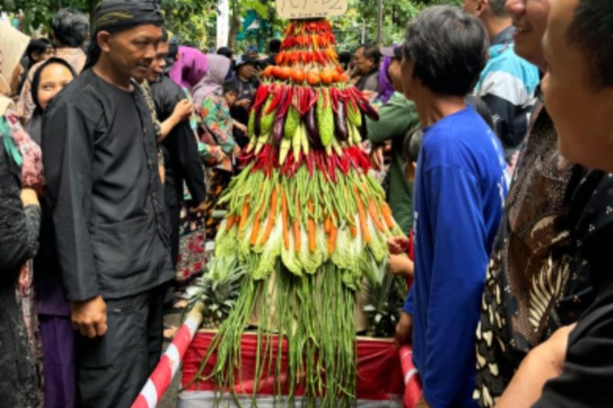 UP dampingi pelestarian budaya Sidekah Bumi di Kota Bogor