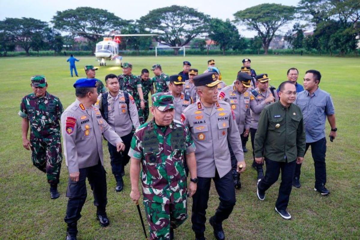 Kapolda Jatim - Pandam Brawijaya pantau kegiatan Suroan di Madiun