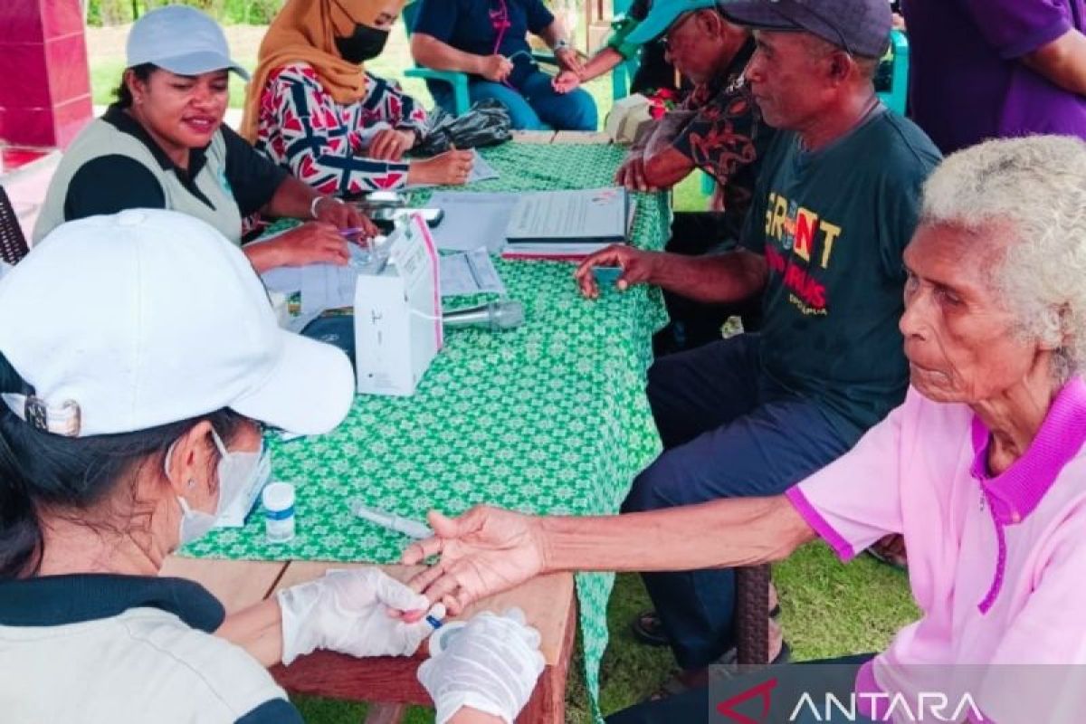 Capaian UHC Dinkes Biak 103 persen menjadi percontohan di Papua