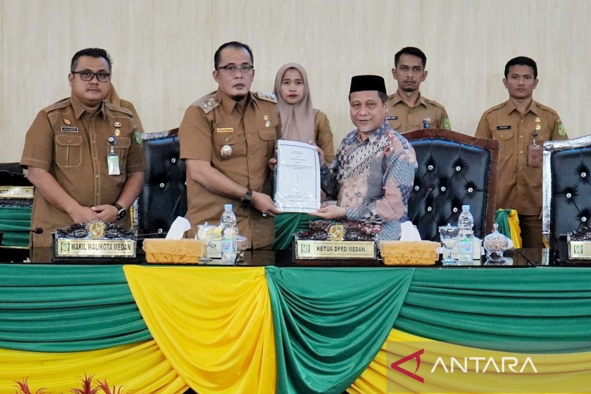 Aulia Rachman terima Ranperda Inisiatif tentang Pengelolaan Persampahan