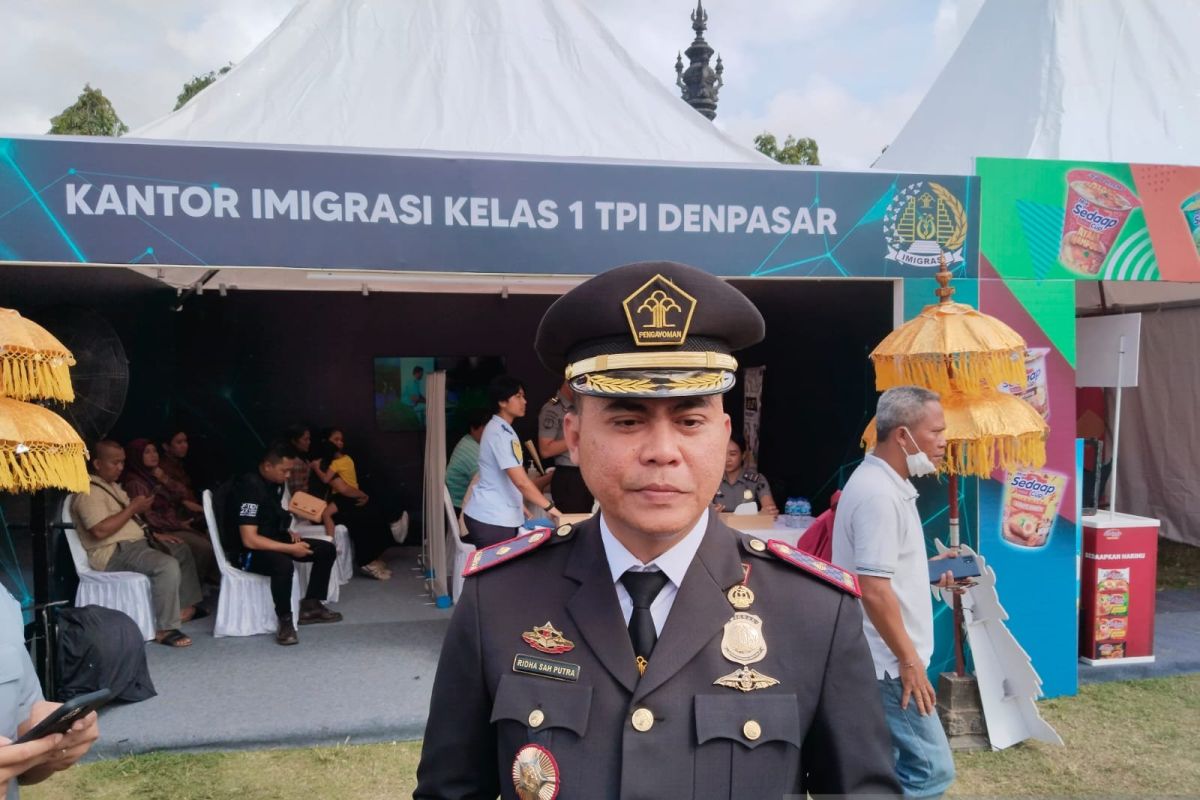 Imigrasi Denpasar deportasi warga Rusia idap sakit jiwa