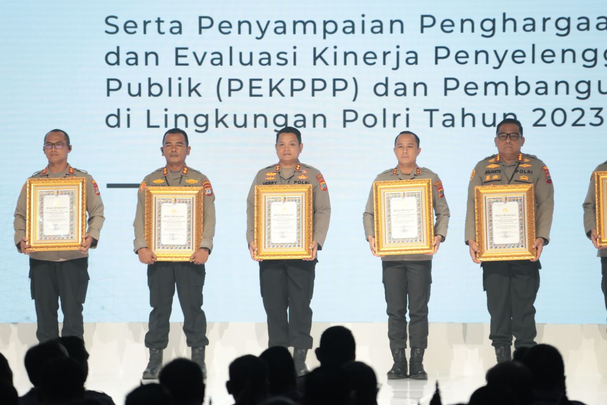 Kapolri apresiasi SSDM Polri raih predikat pelayanan prima