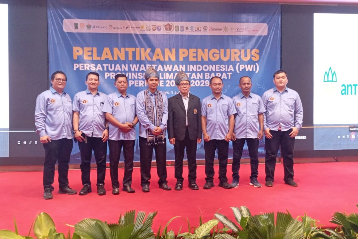 Henry Ch Bangun lantik Kundori pimpin PWI Kalbar periode 2024-2029