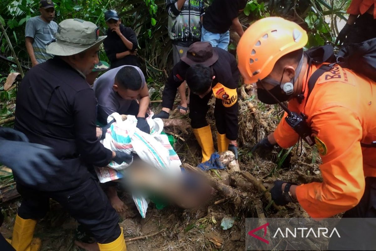 Tim SAR: Warga dirikan tenda di tambang longsor picu korban bertambah