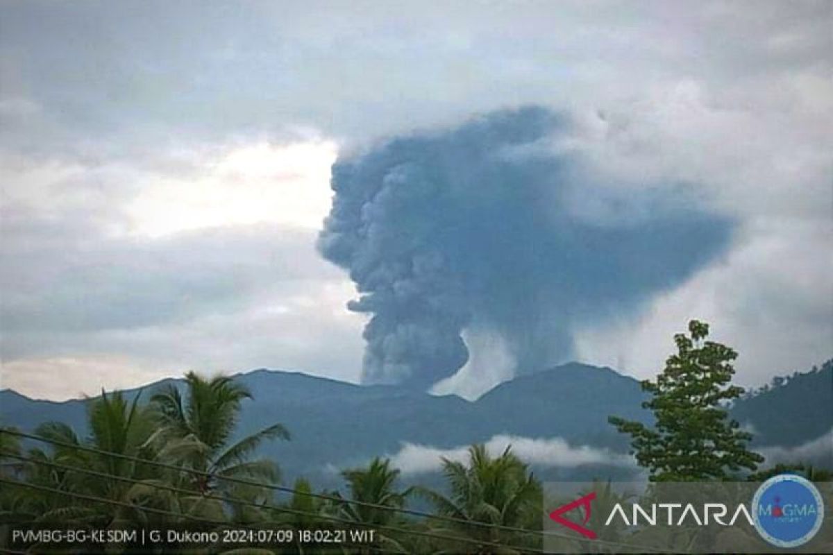 Waspada!! Gunung Dukono meletus hembuskan abu setinggi 1,2 kilometer