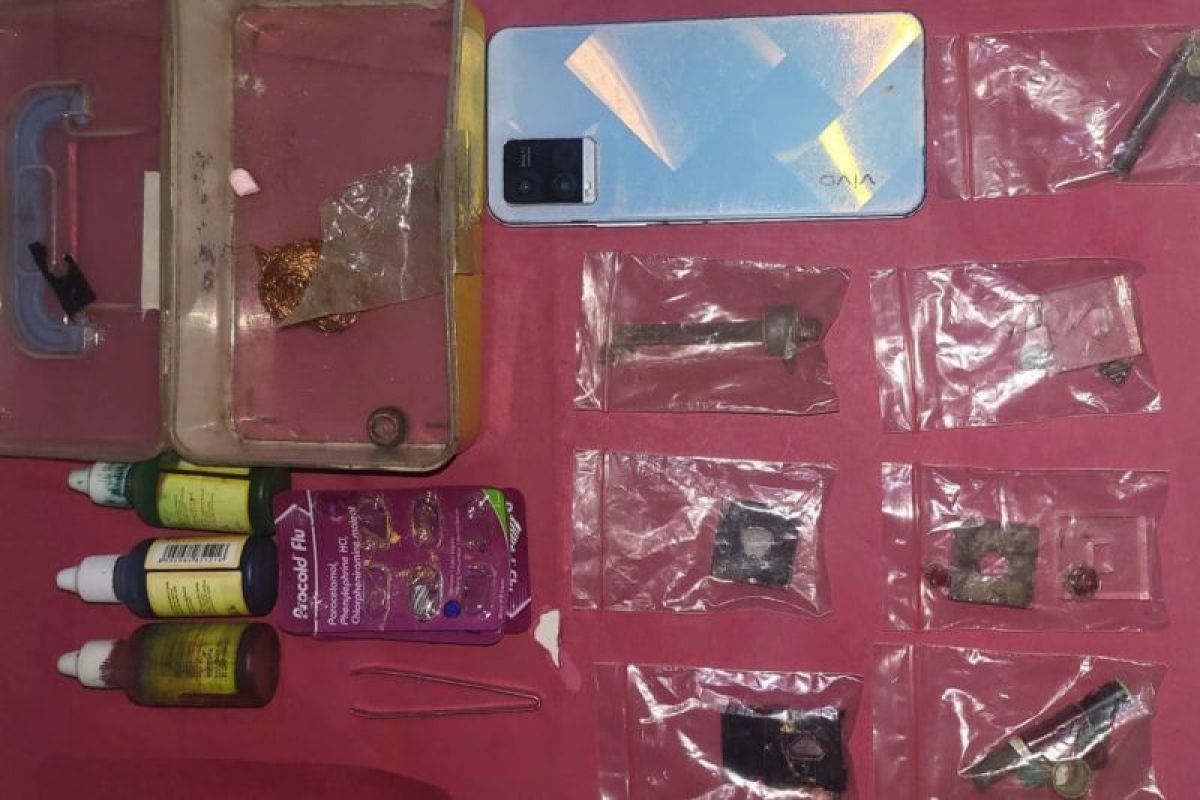 Pria di Pekanbaru racik obat flu jadi ekstasi palsu