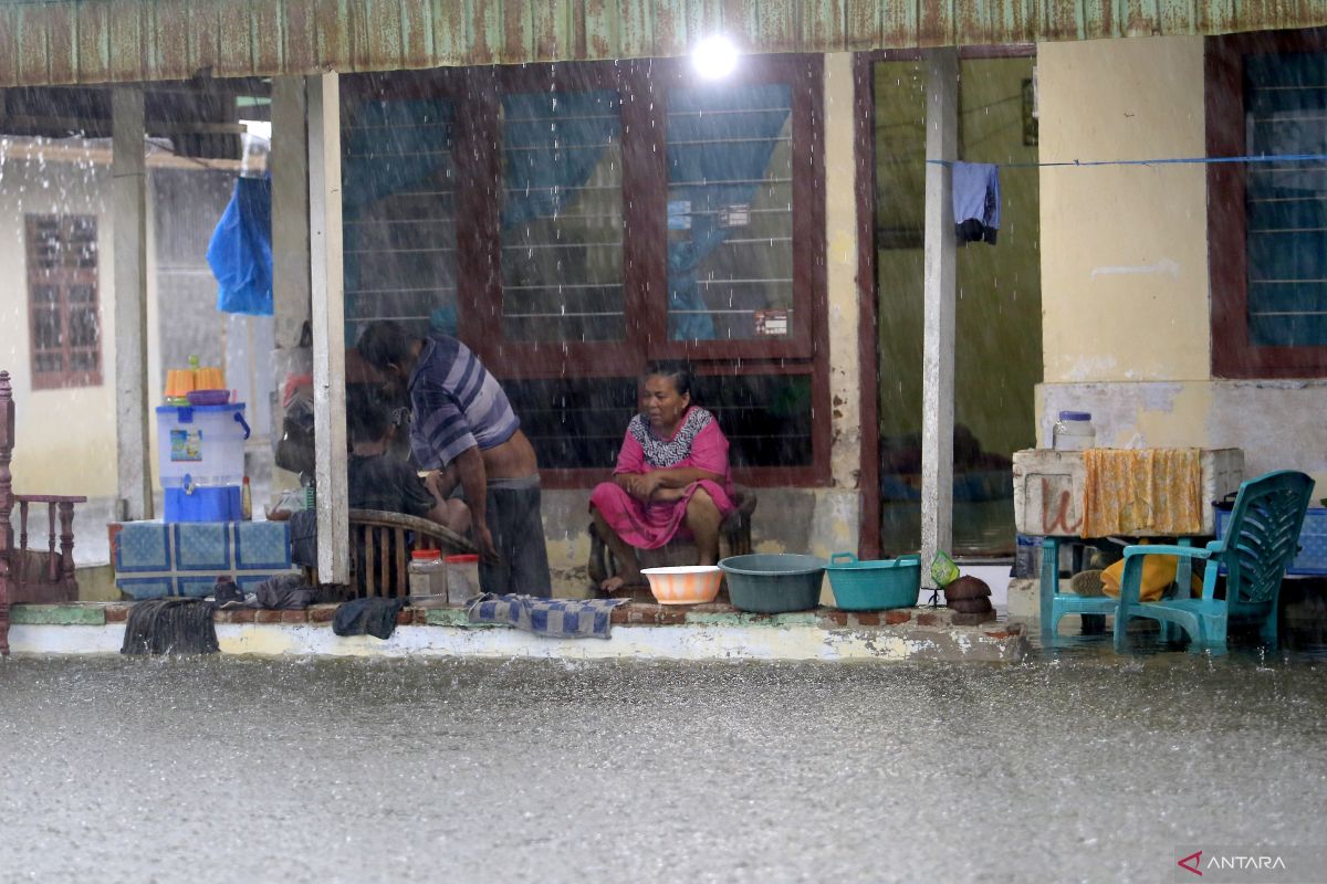 Bupati Gorontalo memprioritaskan lokasi pengungsian korban luapan danau