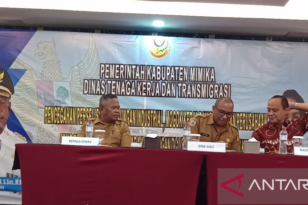 Pemkab Mimika: Perusahaan wajib menciptakan hubungan industrial sehat