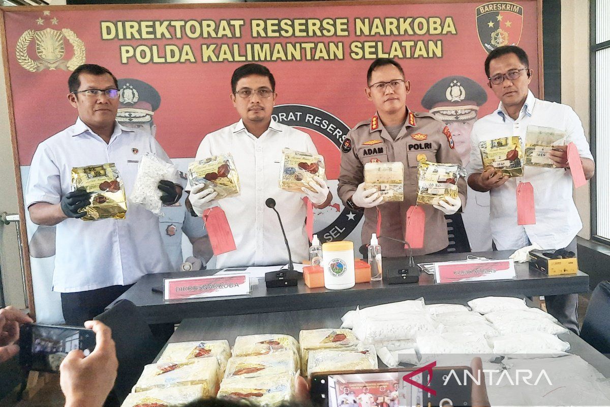 Polda Kalsel ungkap pengiriman 20 kg sabu-sabu jaringan Fredy Pratama