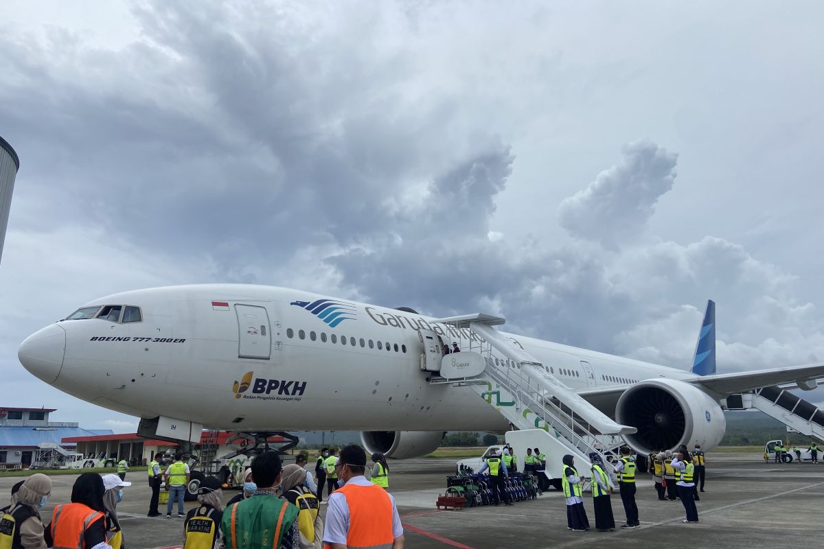 Alhamdulillah, 393 jamaah haji kloter 01-BTJ debarkasi Aceh tiba di Tanah Air