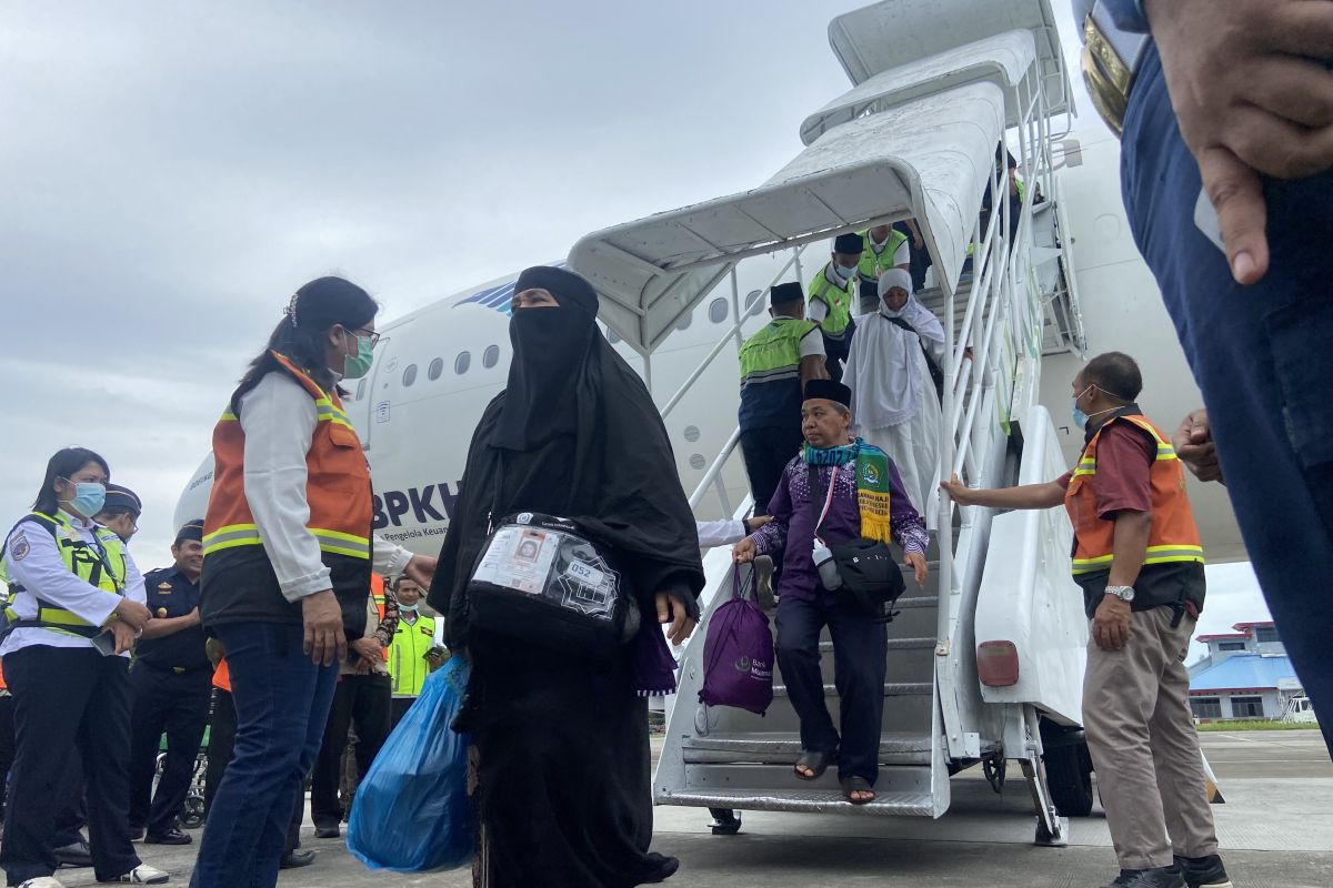 393 haji kloter 01-BTJ Debarkasi Aceh tiba di Tanah Air