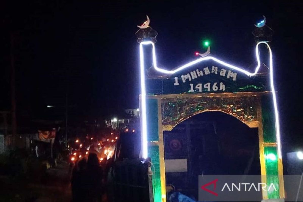 Ratusan warga Sempan ikuti pawai obor peringati Tahun Baru Islam 1446 H (Video)