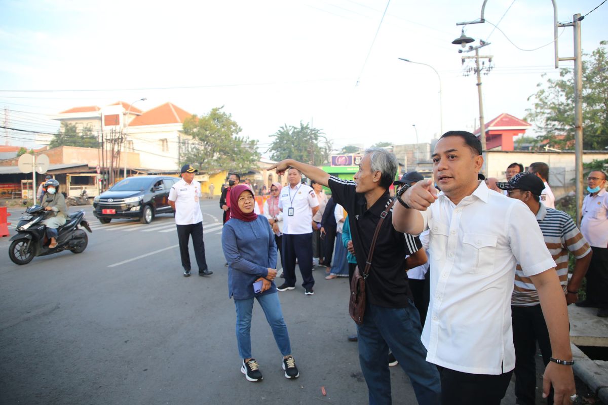 Pelebaran jalan sisi timur Simpang Lima Keputih ditarget tuntas akhir 2024