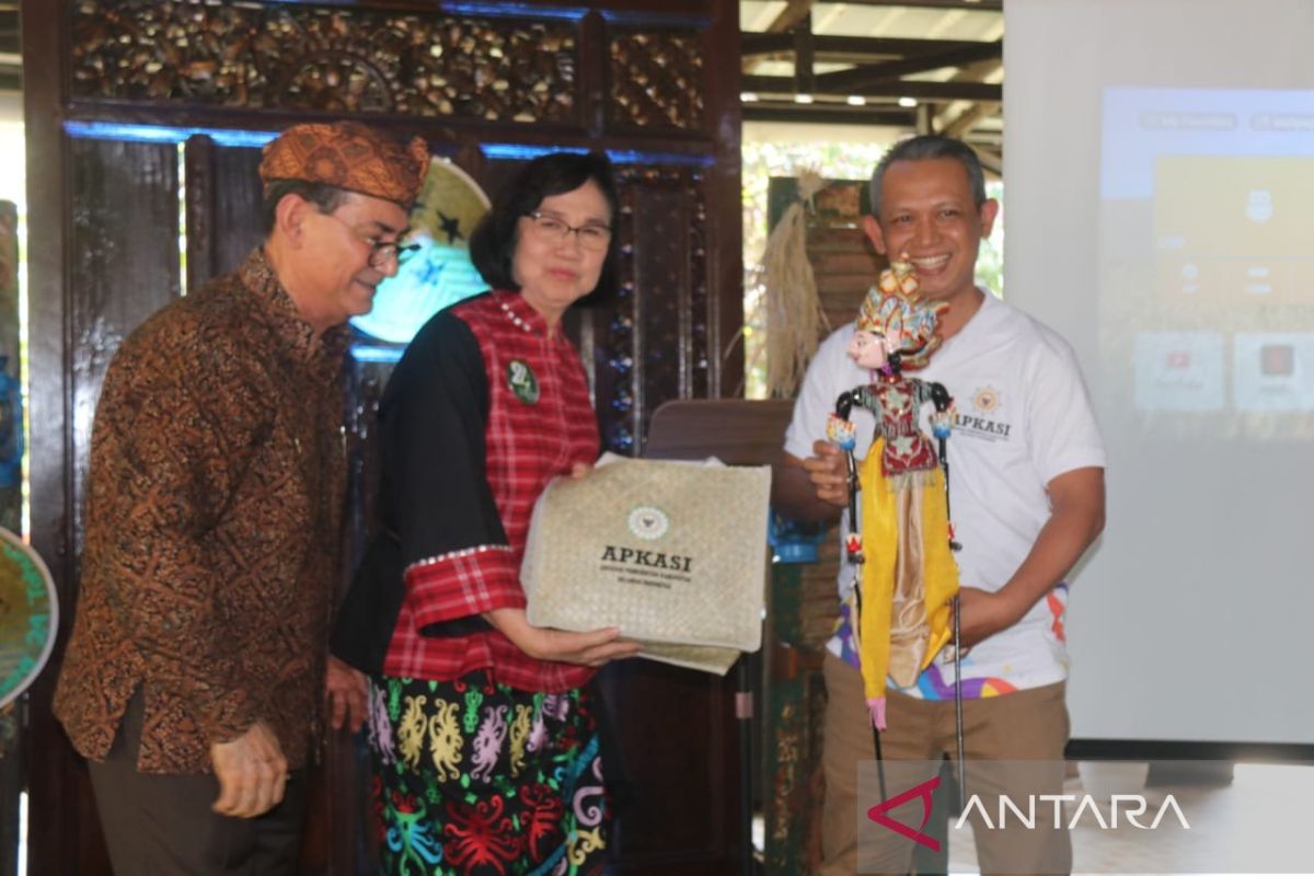 Apkasi jadikan Kampung Wisata Cinangneng lokasi studi lapangan