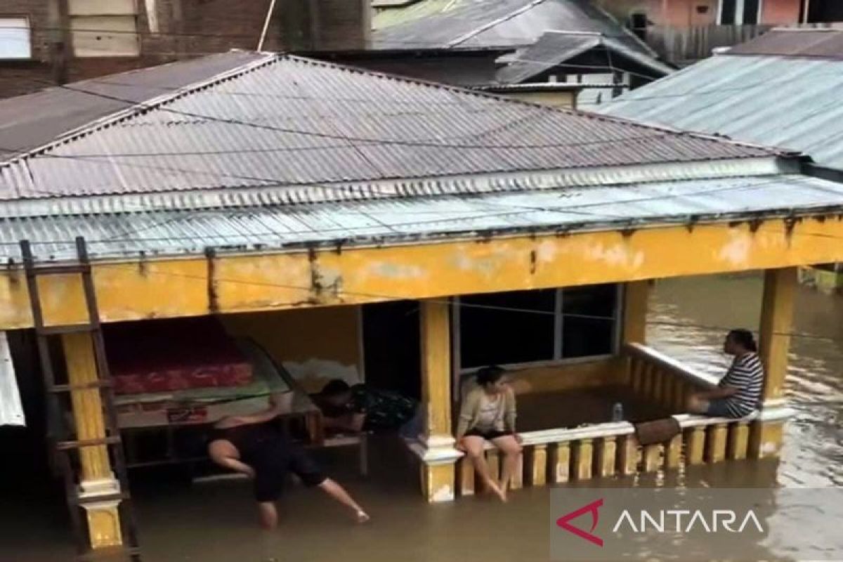 Banjir Kota Gorontalo meluas, genangi enam kecamatan