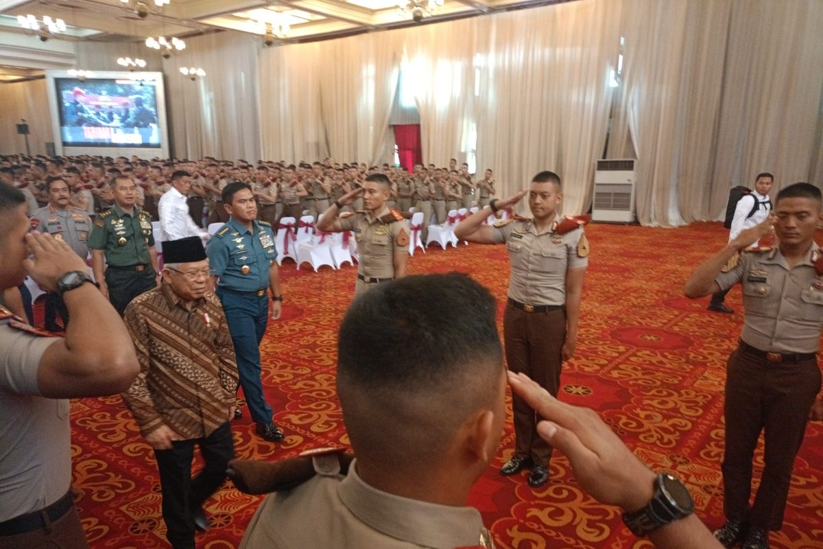 Ma'ruf Amin: Pilkada butuh pengawasan lebih personel TNI/Polri