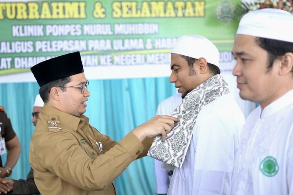 Pemkab HST berangkatkan ulama ke Arab dan Mesir untuk gali ilmu agama