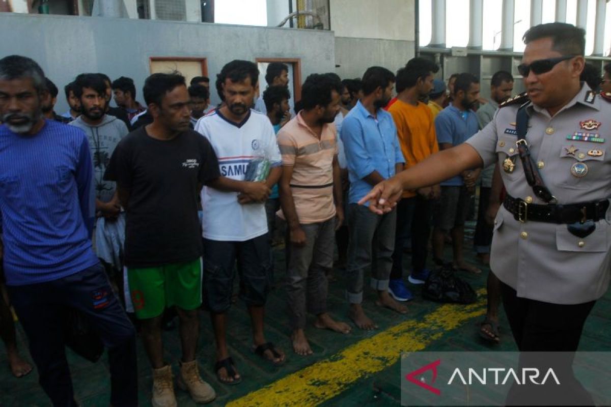 WNA Bangladesh -Rohingya bayar Rp172 juta agar bisa lolos ke Australia