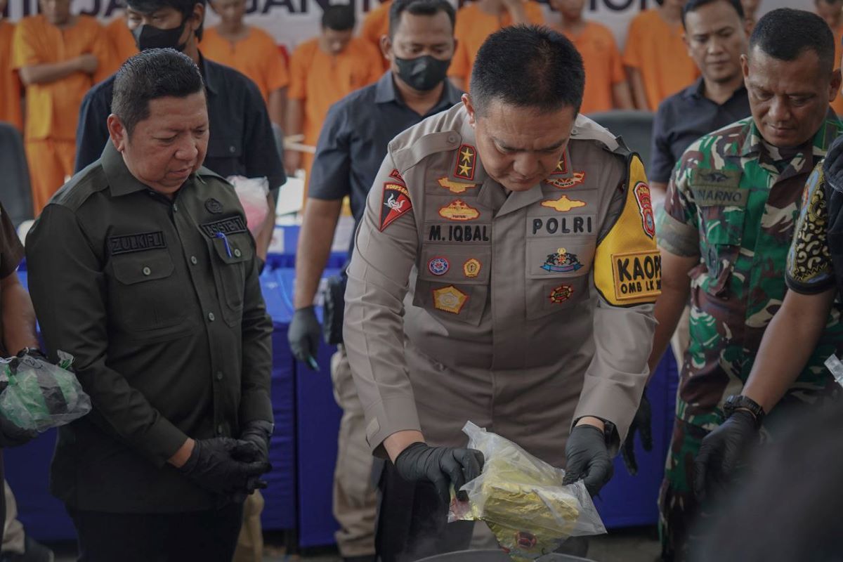 Seluruh masyarakat Riau diajak perangi narkoba