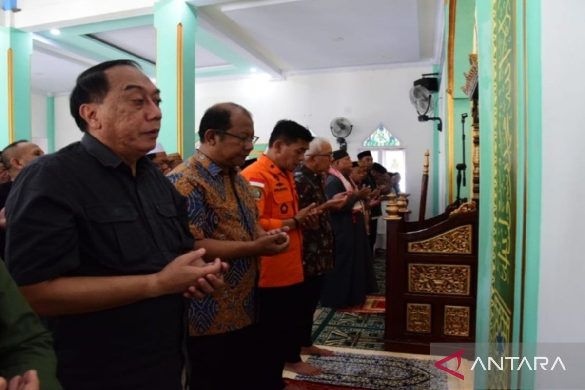 Pemprov Gorontalo laksanakan shalat tolak bala