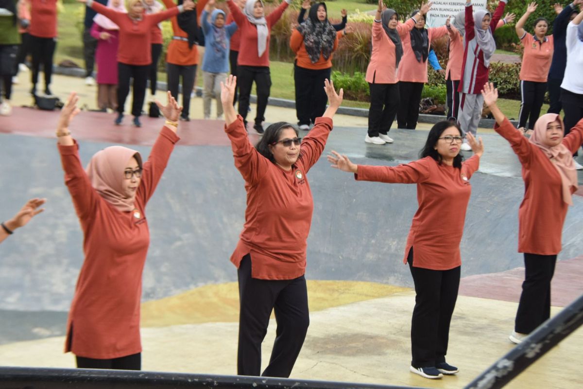 Pj Wali Kota Kediri ingatkan pentingnya olahraga latih tubuh cegah osteoporosis