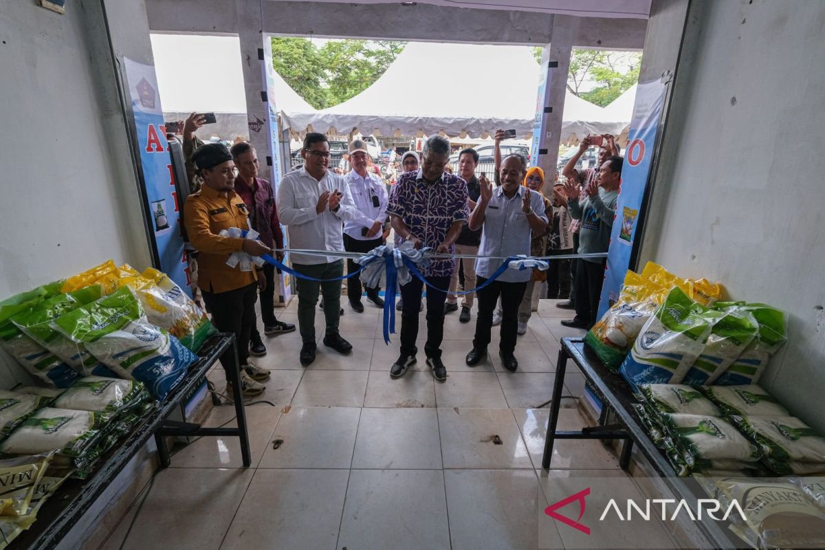 Pemkot Kendari luncurkan kios murah TPID di dua pasar tradisional