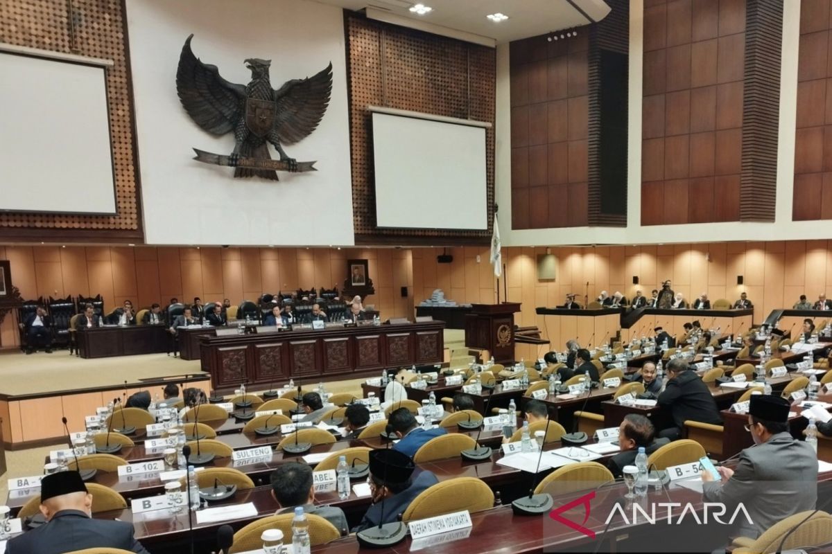 Paripurna DPD RI minta Komite I awasi peran Pemda untuk Pilkada 2024