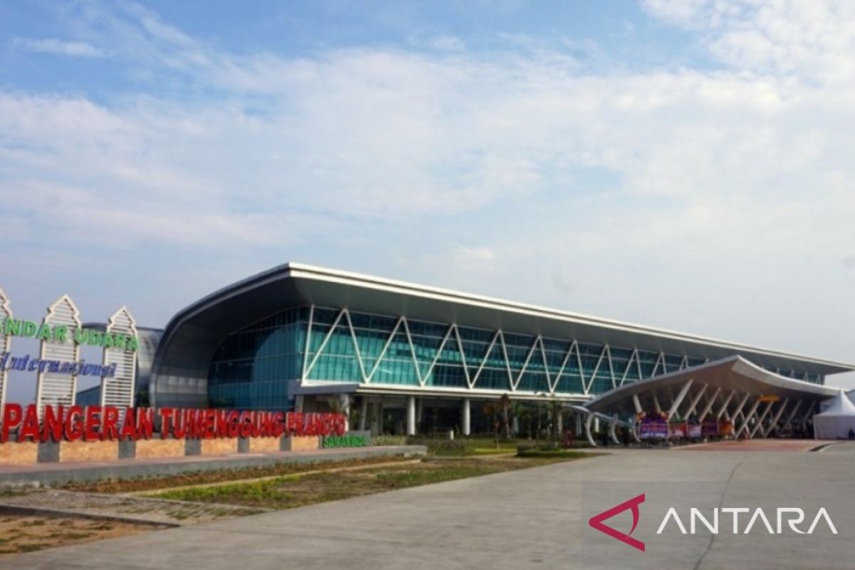 Bandara APT Pranoto Samarinda membangun  selasar penghubung terminal