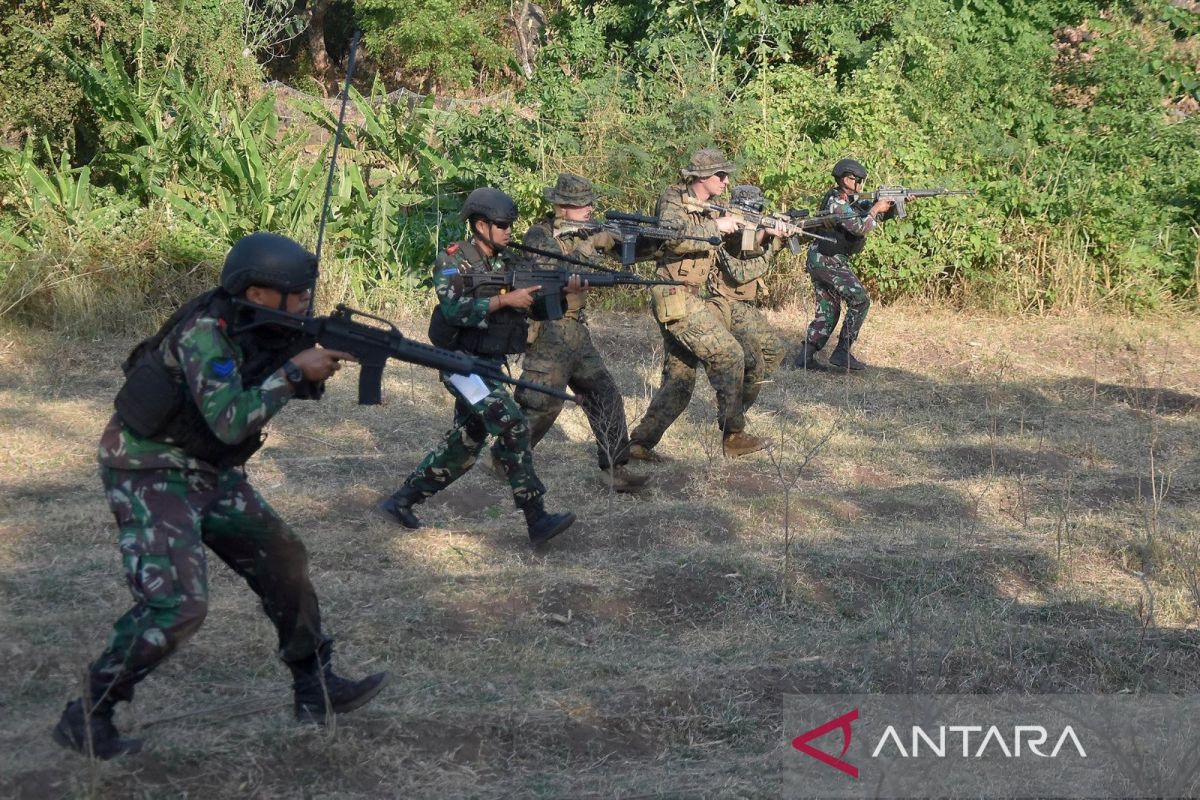 Marinir Indonesia dan AS latihan bersama penyergapan  di Situbondo