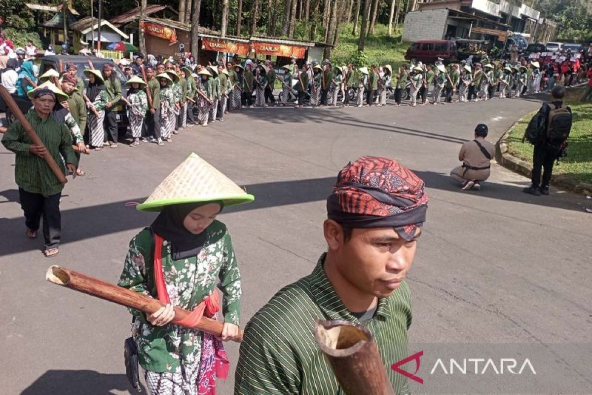 Kirab budaya FGS VII iringi prosesi pengambilan air Tuk Sikopyah