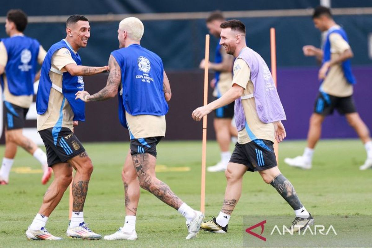 Copa America 2024 - Messi berharap Di Maria cetak gol di laga terakhirnya untuk Argentina