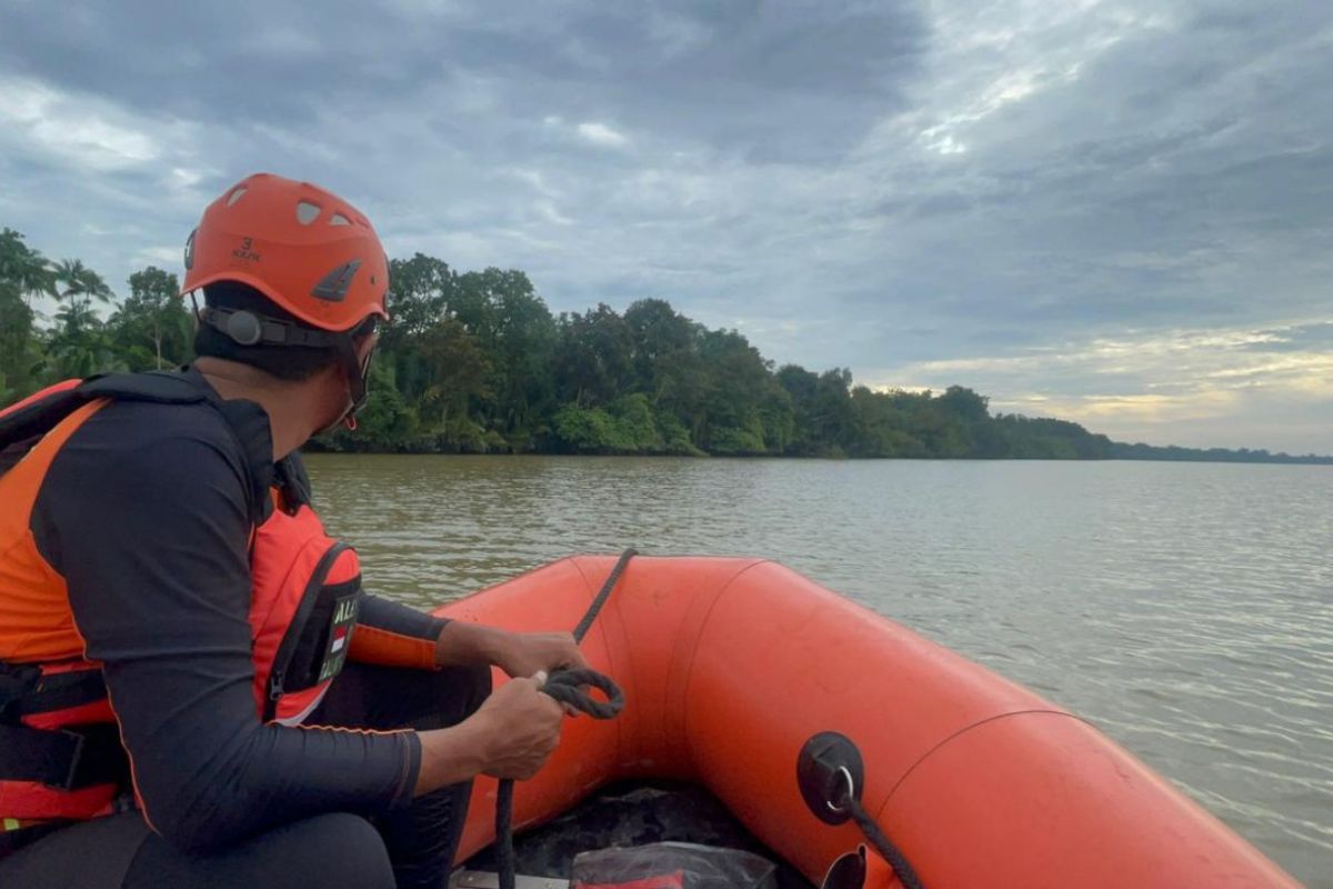 Tim SAR Berau Kaltim cari warga Berau diduga jatuh dari speedboat