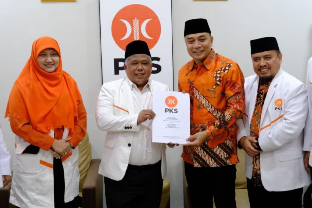 PKS Jatim serahkan SK DPP untuk Pilkada Surabaya dan Kediri