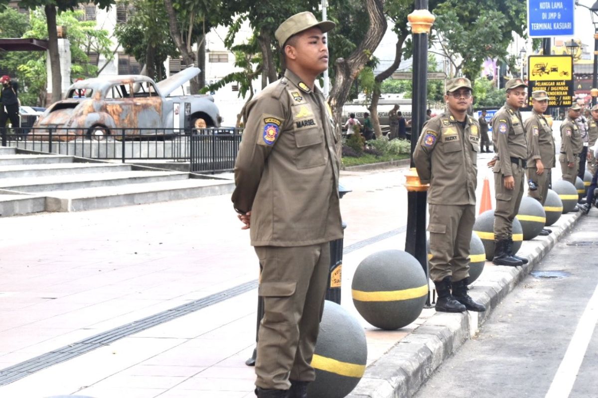 Satpol PP lakukan pengawasan 24 jam di Kawasan Kota Lama Surabaya