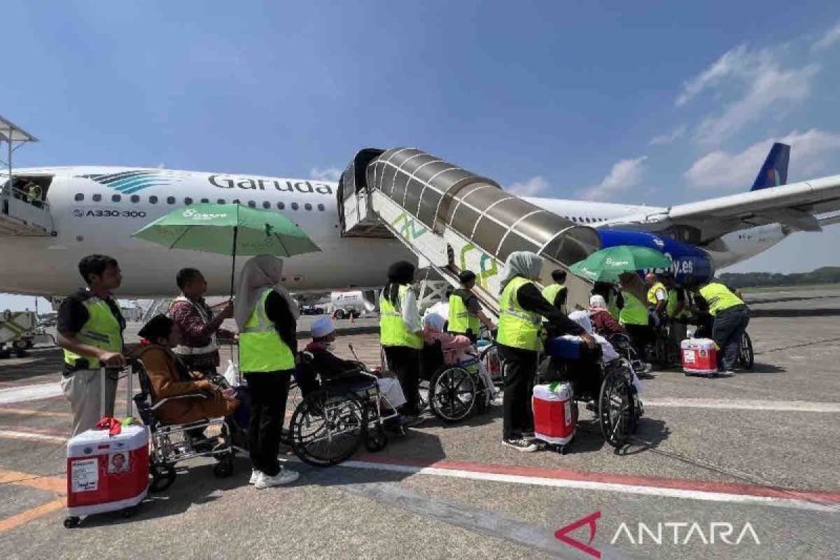 Pengamat nilai layanan penerbangan haji Garuda sudah baik