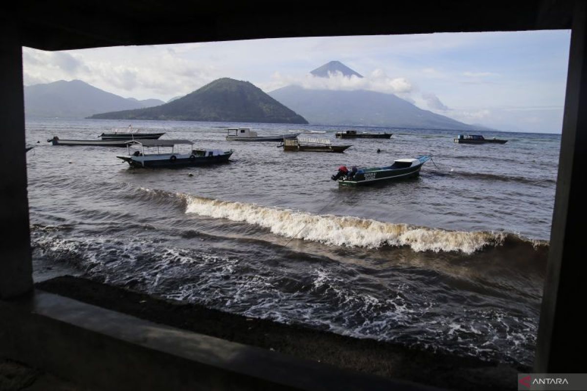 Cuaca sebagian besar Indonesia cerah berawan pada Minggu