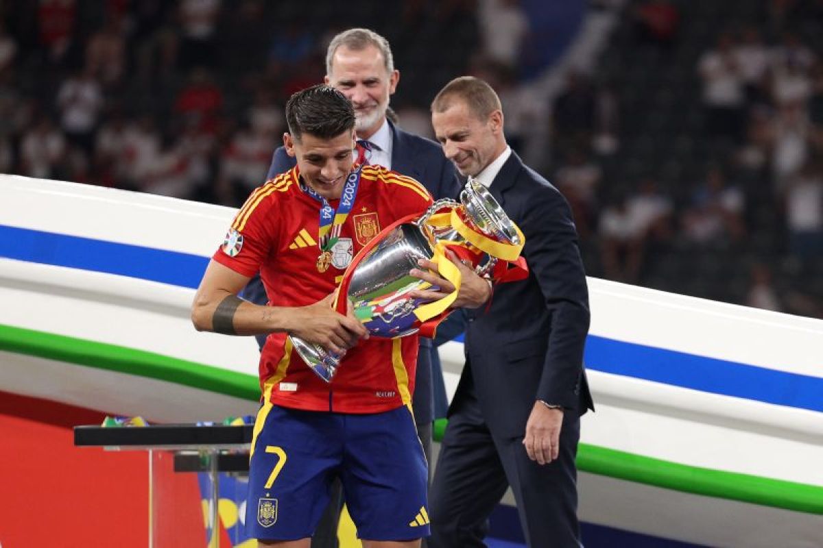 Morata berterima kasih kepada legenda Spanyol Andres Iniesta usai juarai Euro 2024