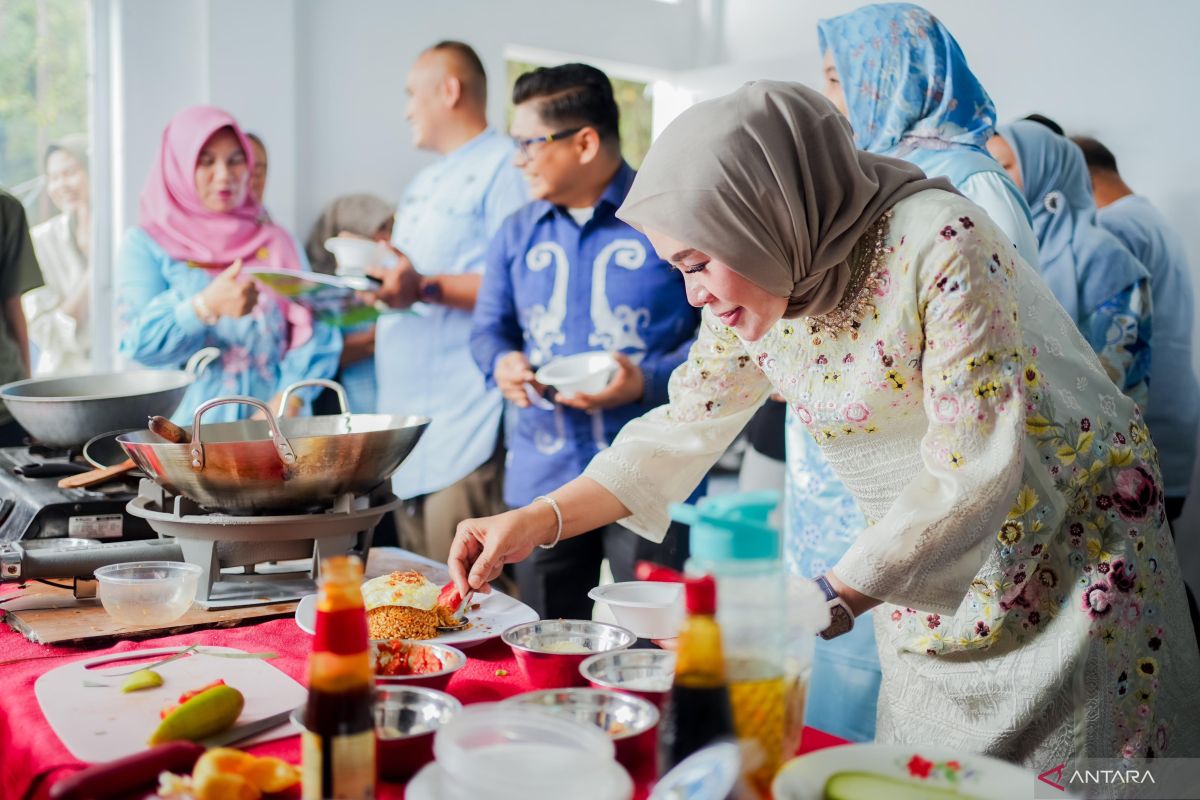 Pemkab Solok beri pelatihan pelaku UMKM mengenai makanan olahan