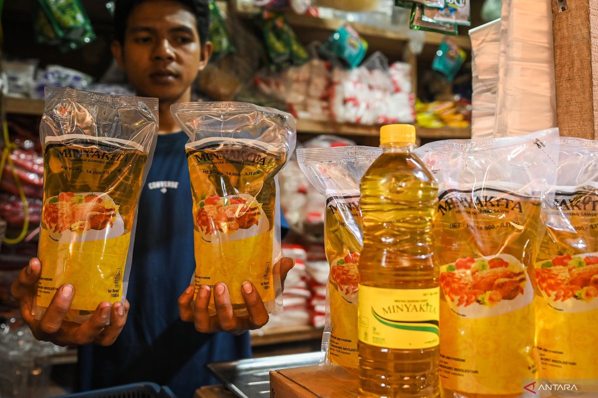 Harga pangan Kamis ini, minyak goreng tercatat Rp18.250 per liter