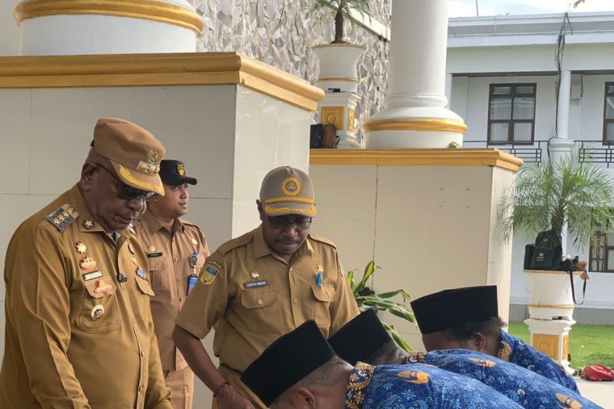 Bupati Mimika minta masyarakat tak terprovokasi penembakan di Alama