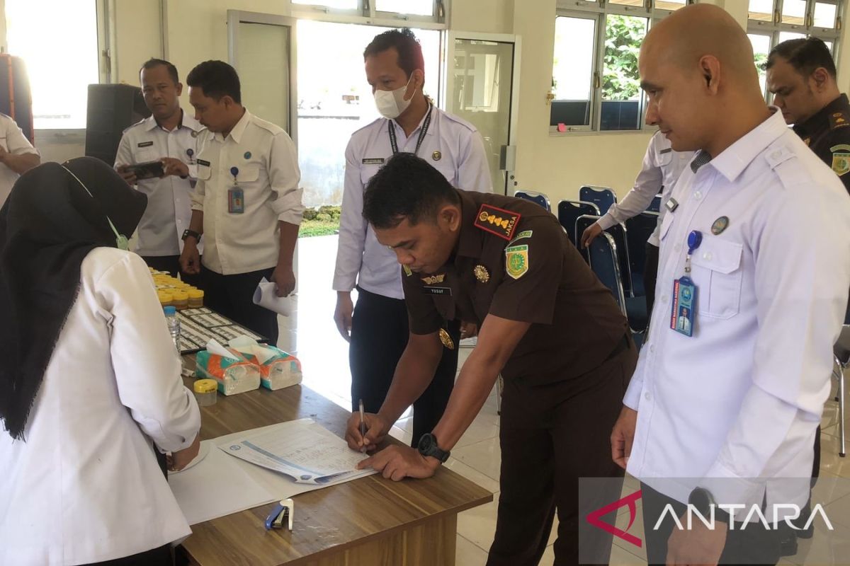 BNNK Pasaman Barat lakukan tes urine pegawai kejaksaan