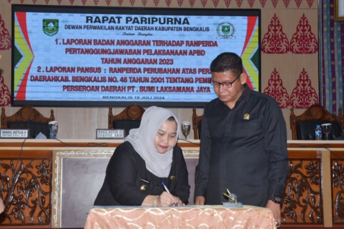 Dua Ranperda disahkan, ini harapan Bupati Bengkalis