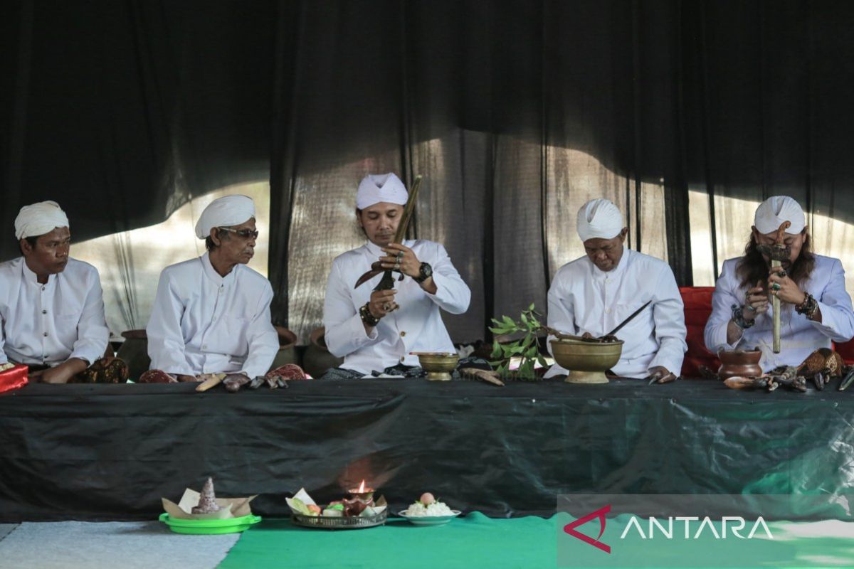 Bupati Sumenep ajak generasi muda melestarikan keris