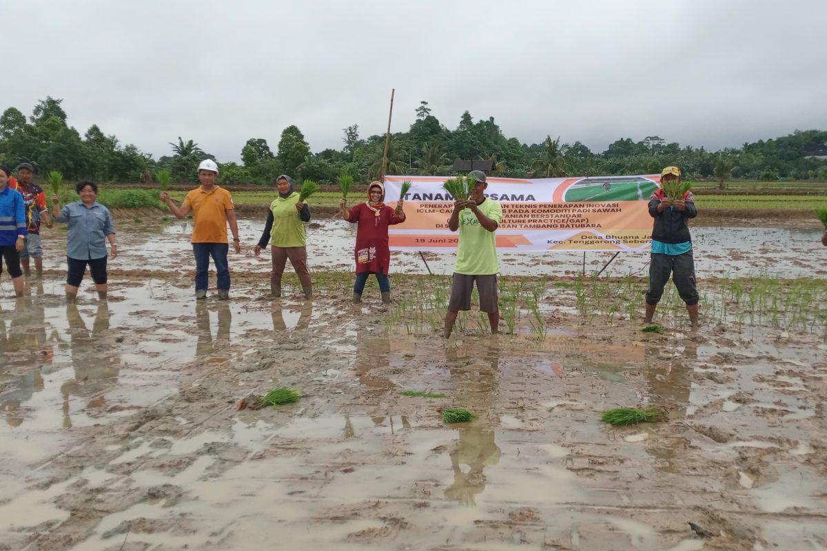 PT PAMA BAYA dan Customer berkomitmen majukan bidang pertanian di Kukar